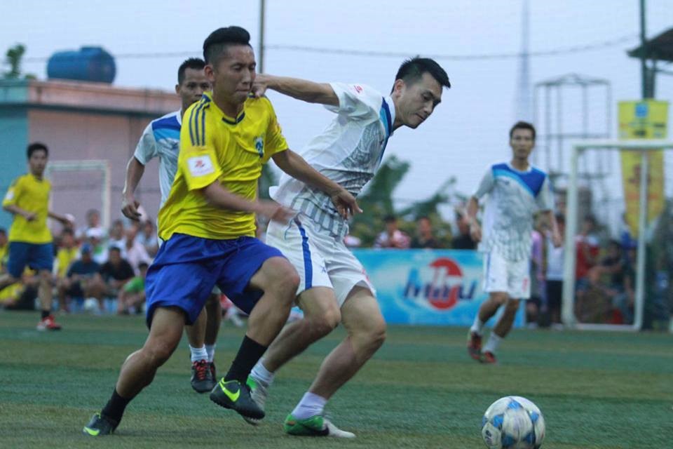 Cặp đấu Hoa Hồng FC vs Hữu Bằng FC của giải bóng đá phủi
