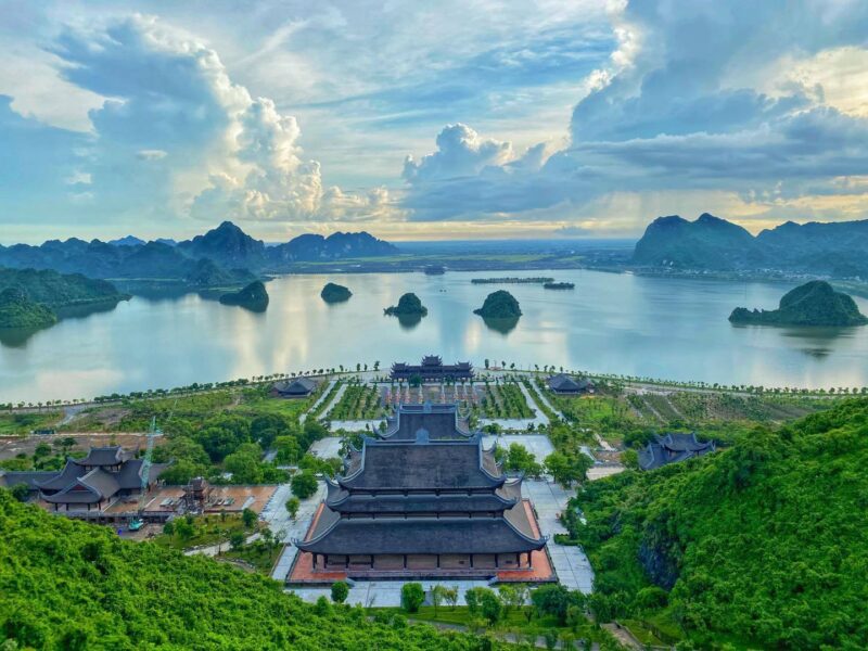 Những điểm du xuân, lễ chùa hot nhất đầu năm 2023 - Chùa Tam Trúc tại Hà Nam