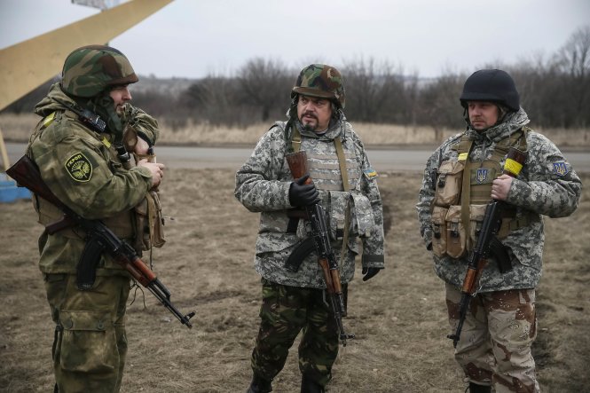 Binh sĩ Mỹ đang huấn luyện cho binh lính Binh lính Ukraine