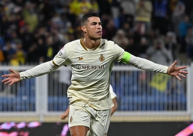 Cristiano Ronaldo là cầu thủ lập hai cú hat-trick nhanh nhất trong lịch sử giải vô địch quốc gia Saudi Arabia