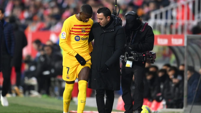 Dembele bị đau và phải rời sân trong trận gặp Montilivi