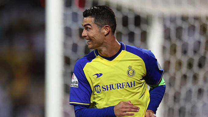 Ronaldo lập cú đúp kiến tạo trong trận đấu với Al Taawon