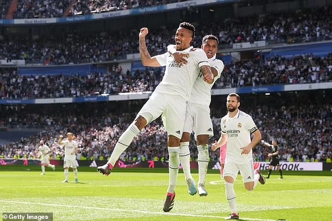 Real Madrid có lợi thế lớn khi đánh bại Liverpool với tỷ số 5-2 ở lượt đi vòng 1/8 Champions League