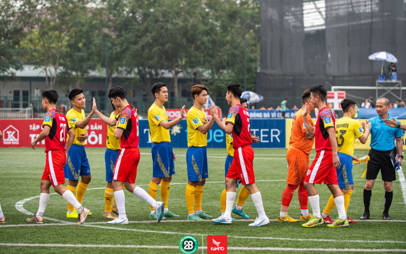 Trận đấu giữa Coca FC và Theanh28 diễn ra trong khuôn khổ vòng 2 giải hạng nhì Vietfootball 2023