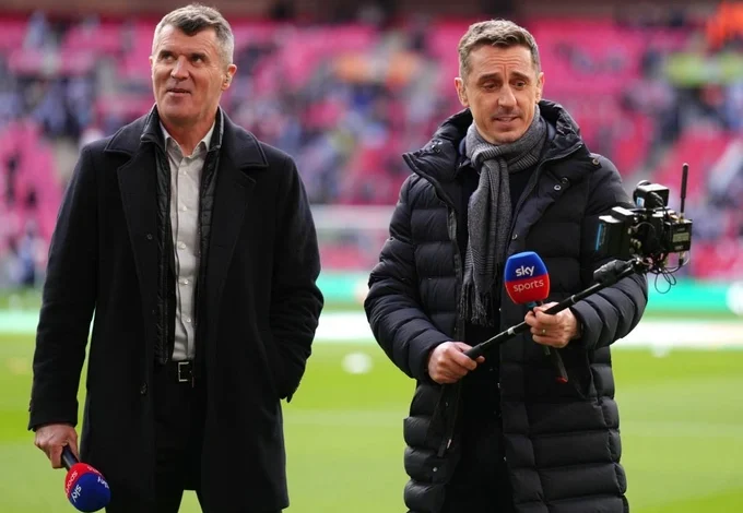 Roy Keane (trái), Gary Neville (phải) cùng là cựu đội trưởng của Man Utd