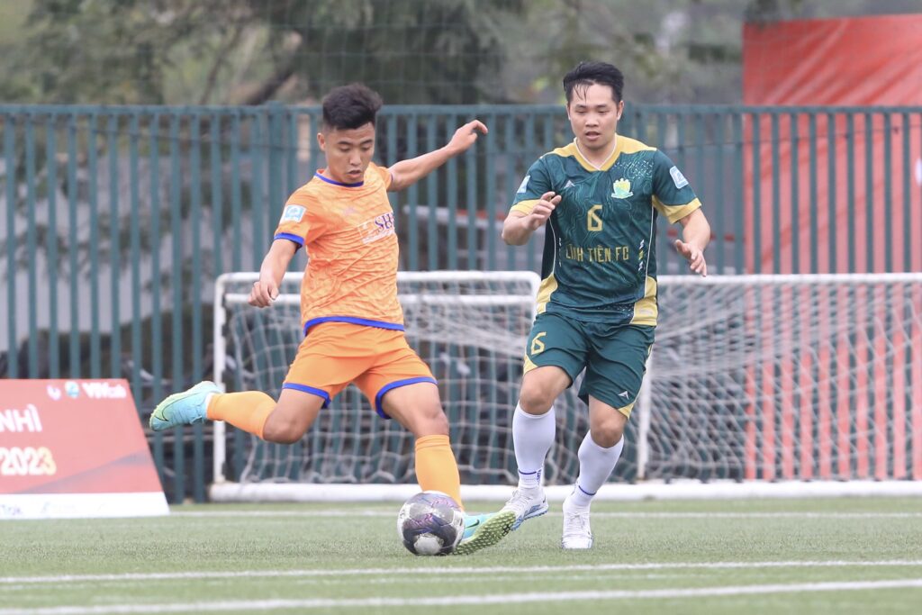 Xuân Huynh và cầu thủ Tào Quang Hưng đã có được một pha phối hợp đẹp mắt