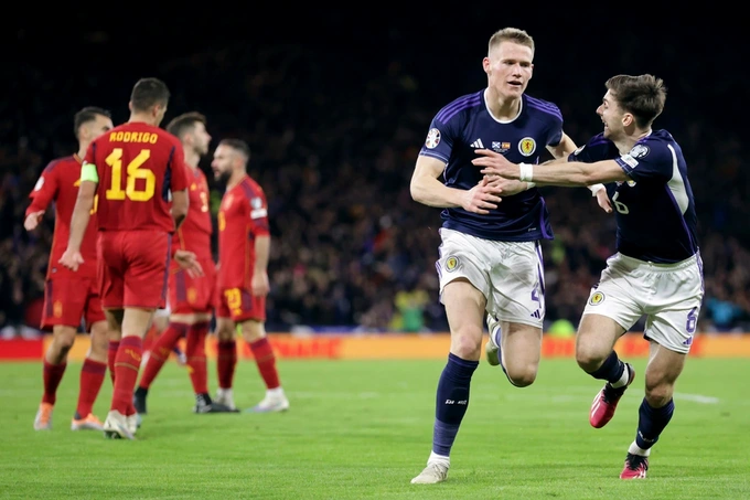 Scotland đã hạ Tây Ban Nha 2-0 ở bảng A