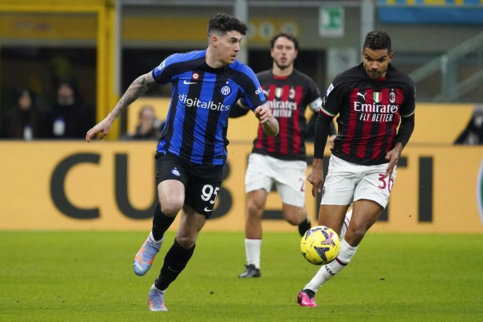 Inter Milan và AC Milan cùng giành vé vào tứ kết Champions League