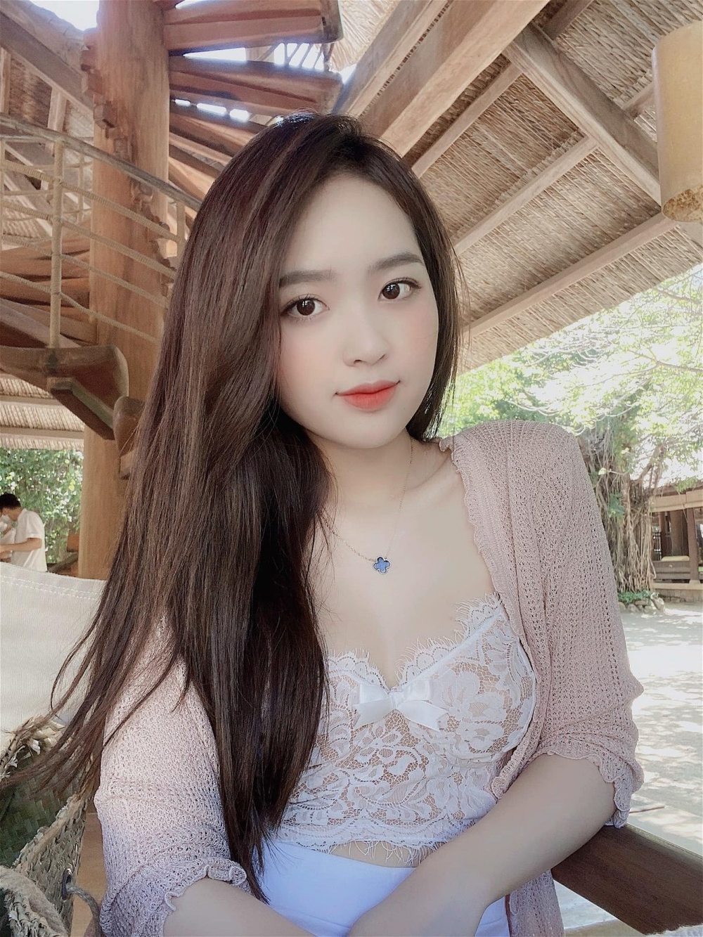 Nàng hot girl Lê Phương Anh dính đủ thị phi trên mạng xã hội