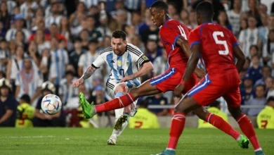 Trước đó, Messi khá đen đủi khi hai lần đưa bóng vào xà ngang và cột dọc khung thành của Panama