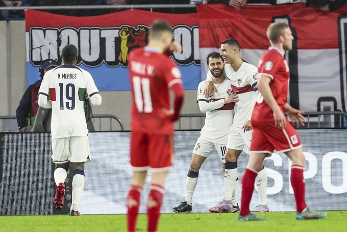Cristiano Ronaldo tỏa sáng với cú đúp vào lưới Luxembourg