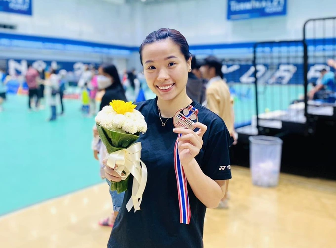 Tay vợt nữ Thùy Linh vừa giành được ngôi Á quân giải Thái Lan mở rộng