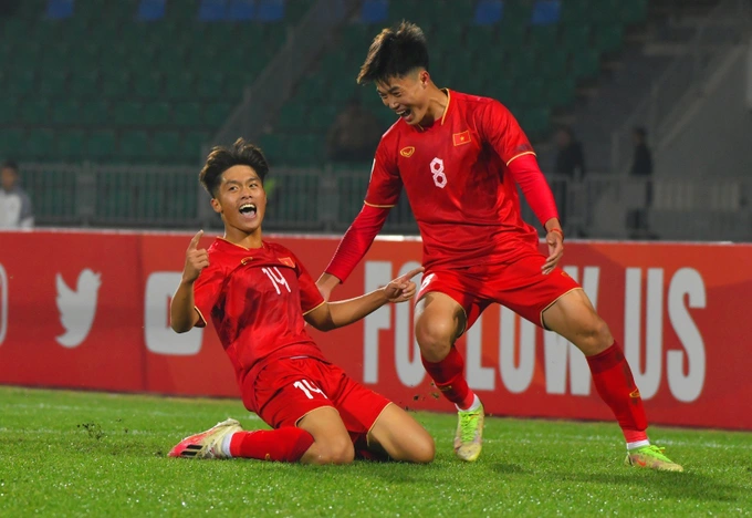 Quốc Việt và Văn Trường là những người ghi bàn giúp U20 Việt Nam thắng 2-1 U20 Qatar